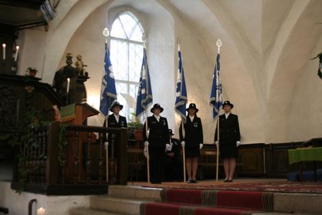 Naiskodukaitse Tallinna ringkond tähistab 80. aastapäeva lipu õnnistamisega