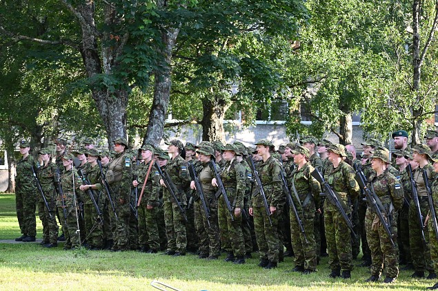 Tartu naised vidutsesid Naiskodukaitse koormusmatkal