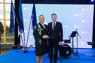 Naiskodukaitsjad said Kaitseministeeriumi tnuritusel tunnustusi