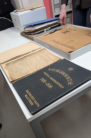 Naiskodukaitse Tallinna ringkonna m�lestusp�ev t�i kokku ajaloo ja t�nap�eva