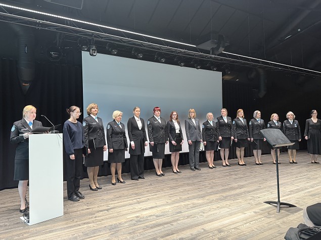 Naiskodukaitse Tallinna ringkonna m�lestusp�ev t�i kokku ajaloo ja t�nap�eva