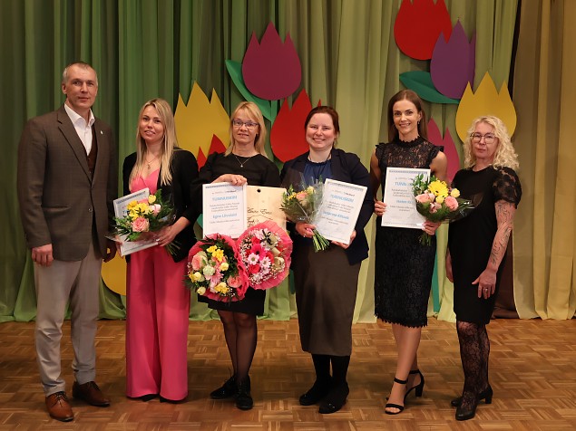 Egne Liivalaid p�lvis V�ike-Maarja valla aasta ema aunimetuse