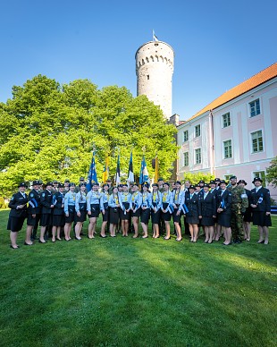 Eesti lipu p�ev Tallinnas – sinimustvalge 142. aastap�ev