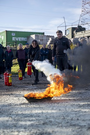 Kuidas astuda vastu tulele ja r�ndajale ehk Ohutushoiu baasv�lja�ppe praktiline �ppep�ev Sakala malevas